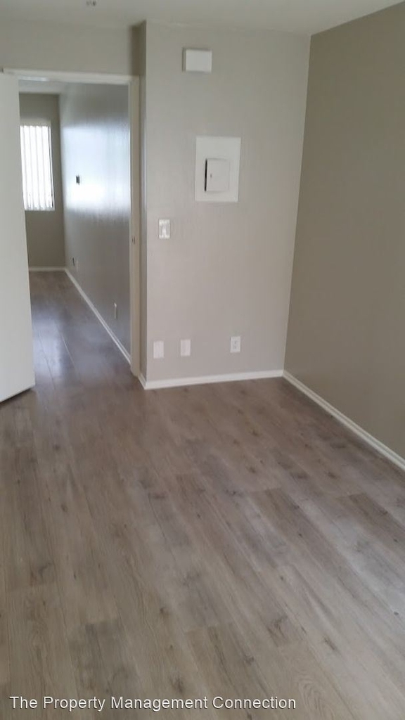 1020 Roswell - Photo 3