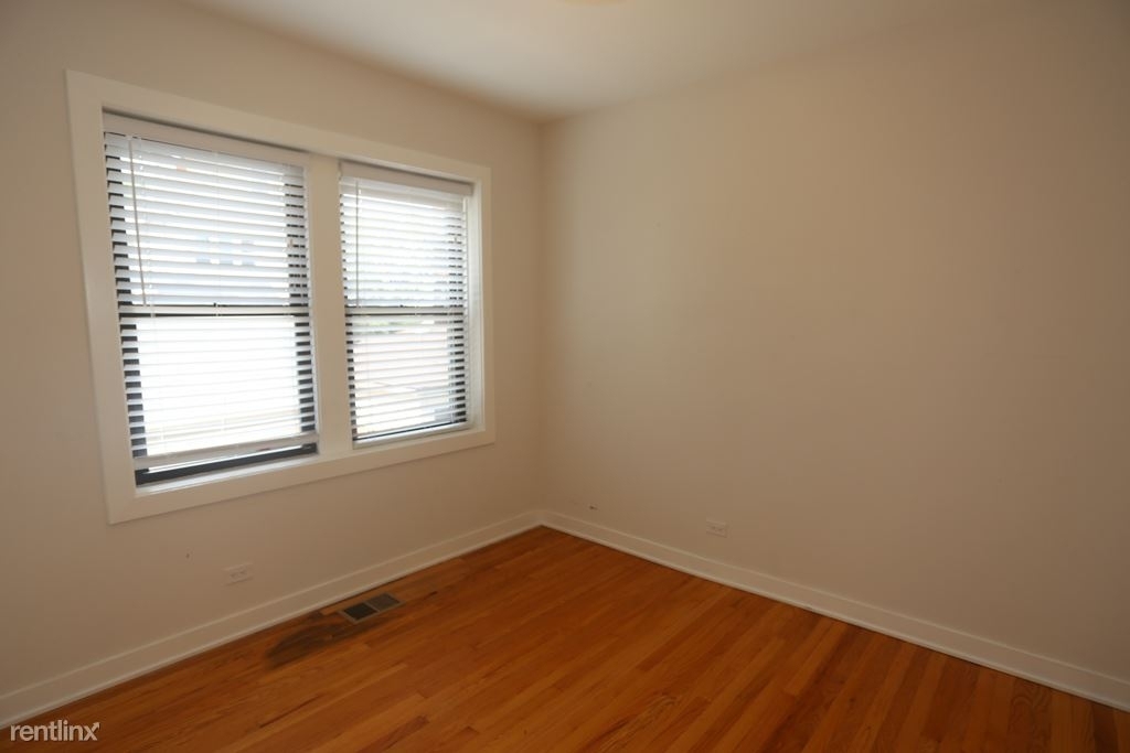 3138 N. Seminary, Unit 2d - Photo 10