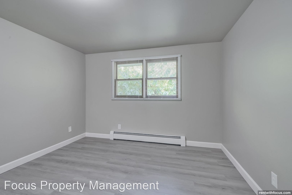 2260 Eastman Avenue - Photo 9