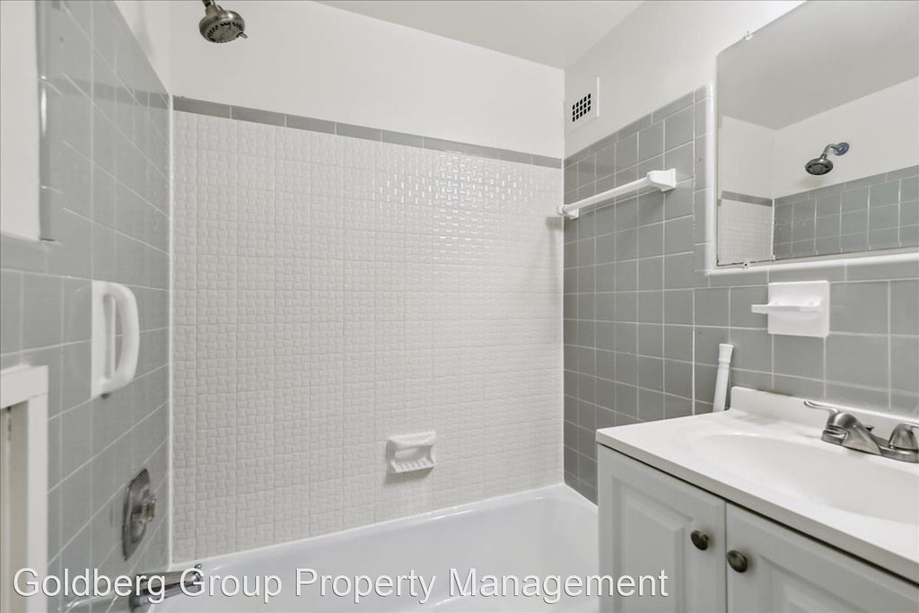 10401 Grosvenor Place #427 - Photo 12