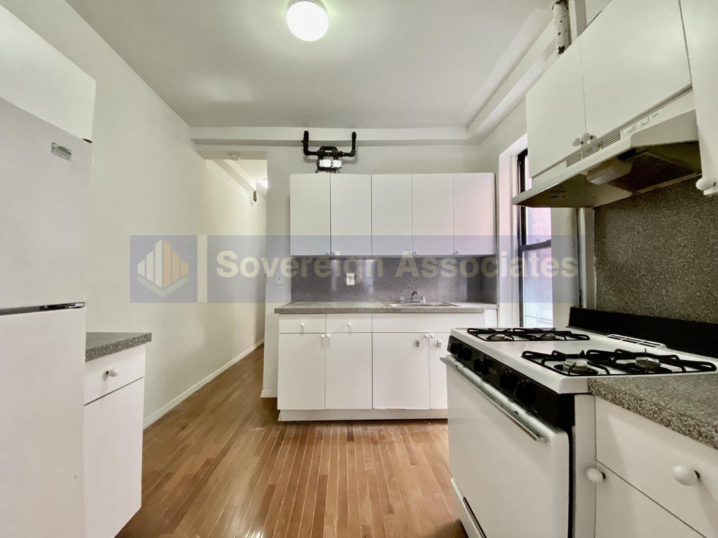 1270 First Avenue - Photo 8