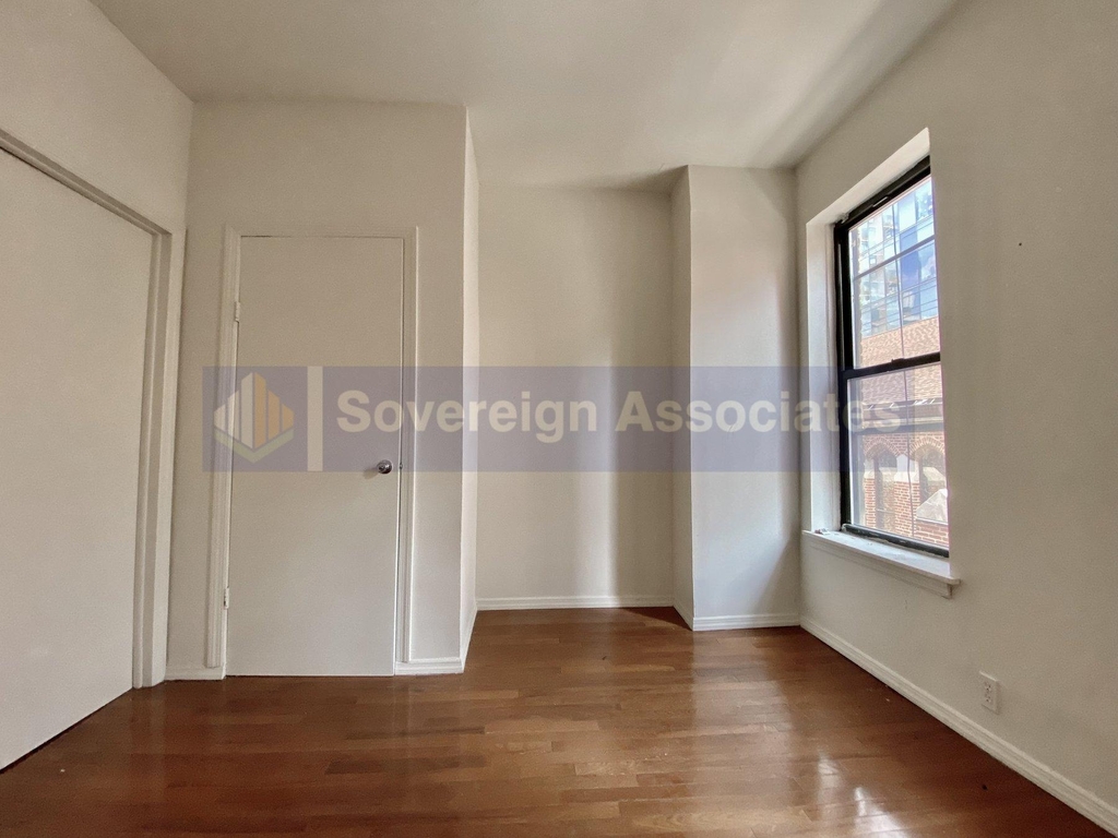 1270 First Avenue - Photo 2