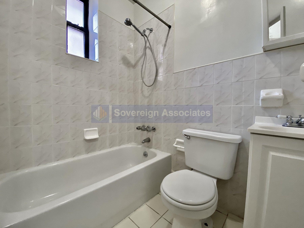 401 East 68th Street - Photo 4