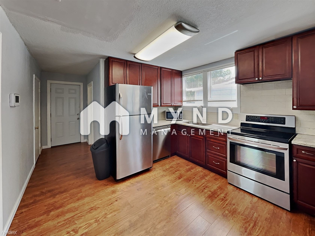 2336 W Walnut St - Photo 5