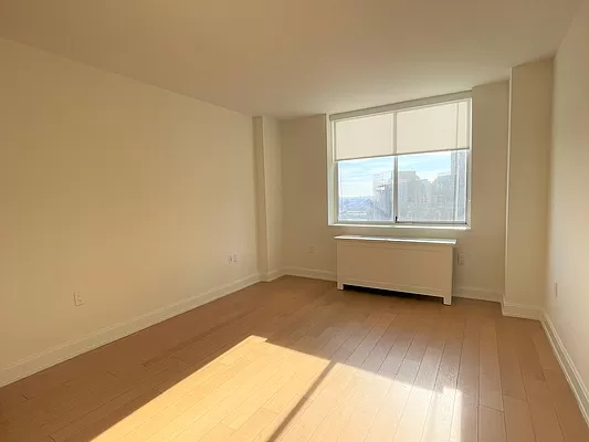 E 54th St - No Fee - Photo 3