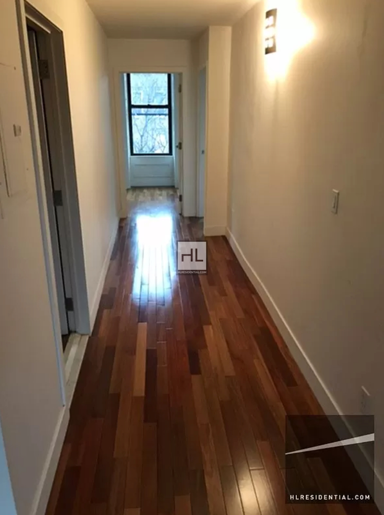 461 Willoughby Avenue - Photo 3