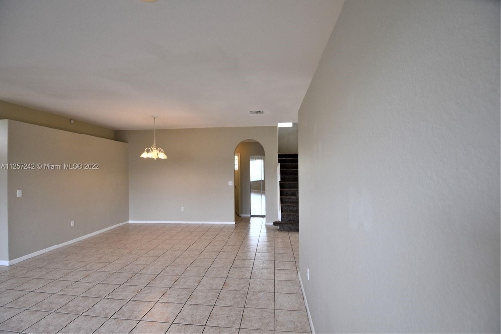 15890 Nw 14th Rd - Photo 1