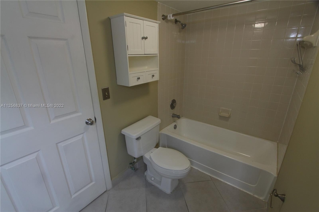 2881 N Oakland Forest Dr - Photo 8