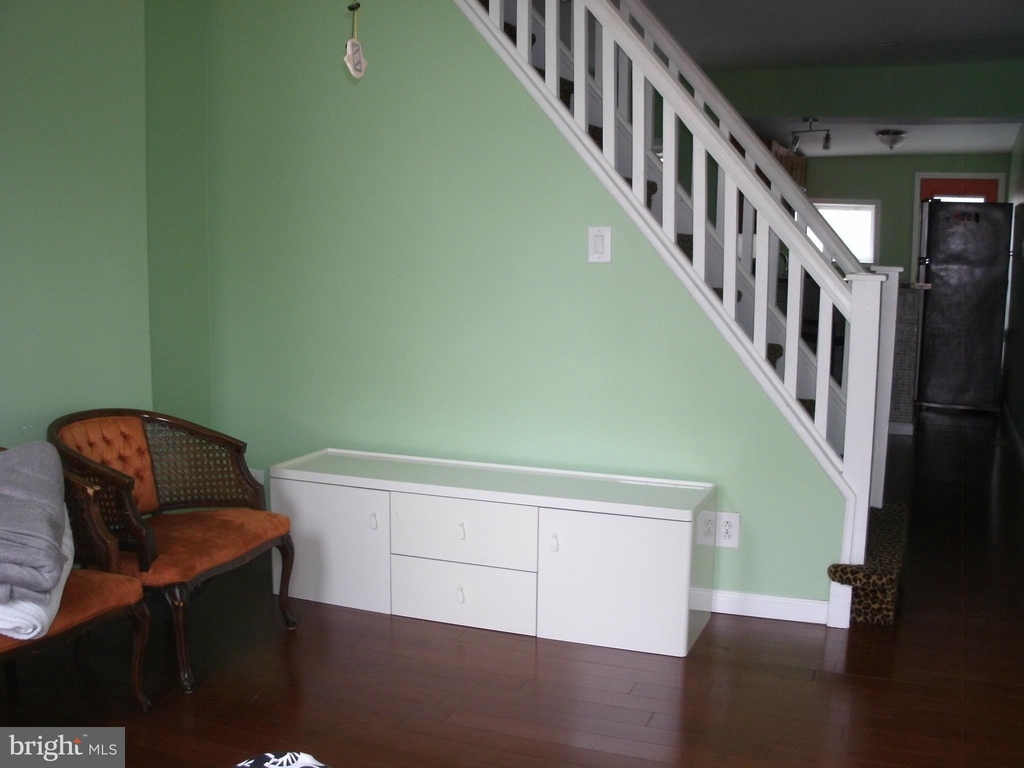 2049 Martha Street - Photo 2