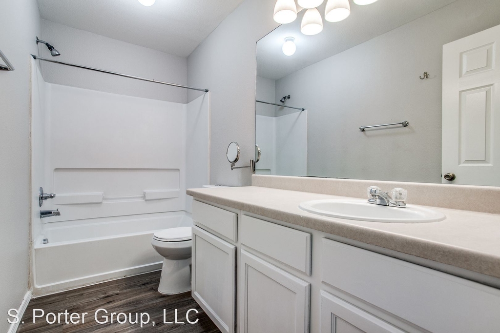 10710 Mathom Landing - Photo 19