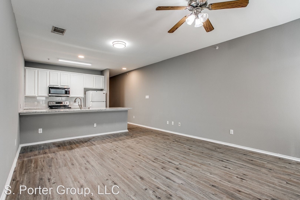 10710 Mathom Landing - Photo 6