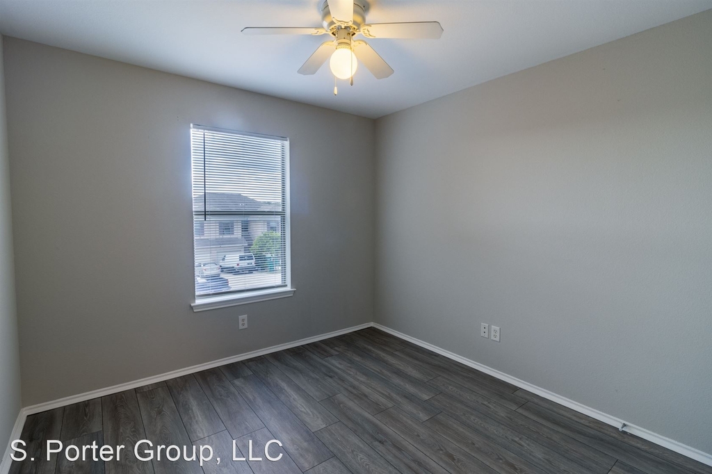 10710 Mathom Landing - Photo 50