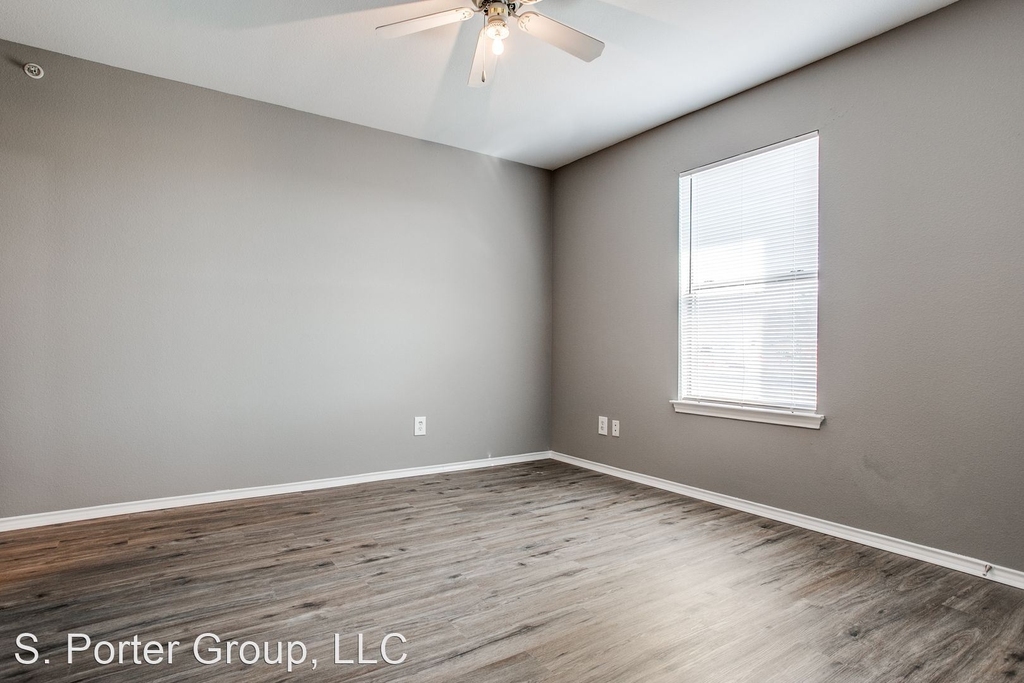 10710 Mathom Landing - Photo 14