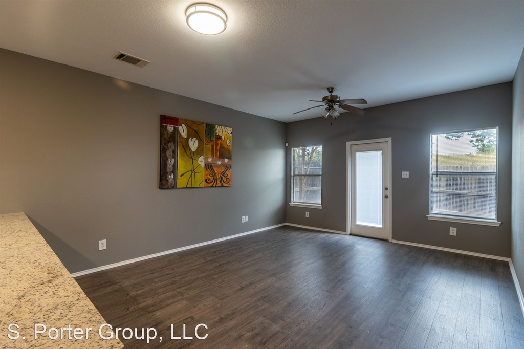 10710 Mathom Landing - Photo 39