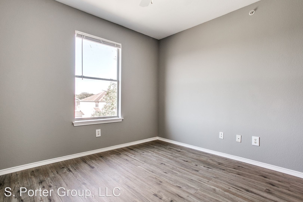 10710 Mathom Landing - Photo 17