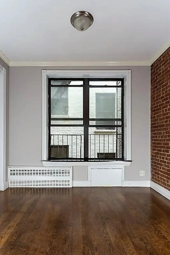 209 East 25th Street - Photo 4