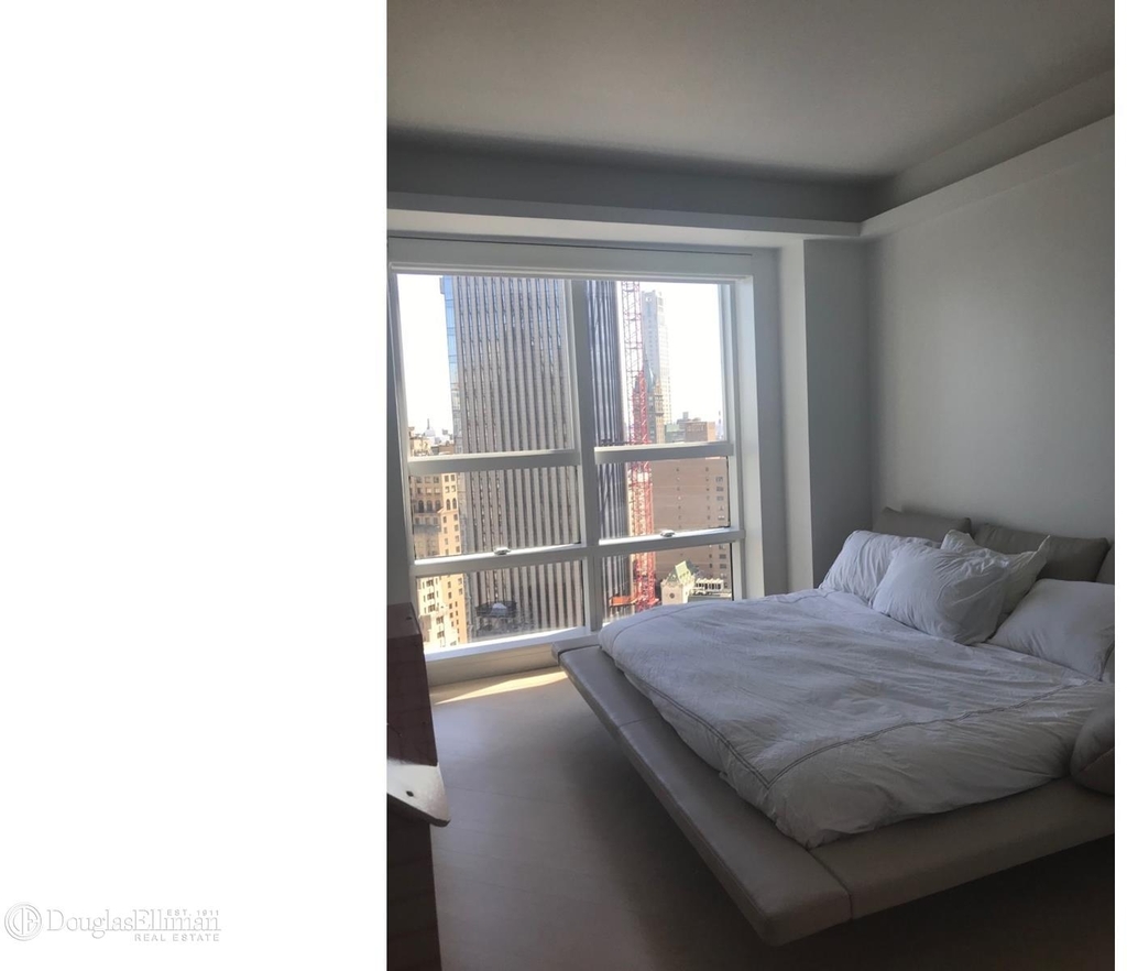 146 W 57th St - Photo 14