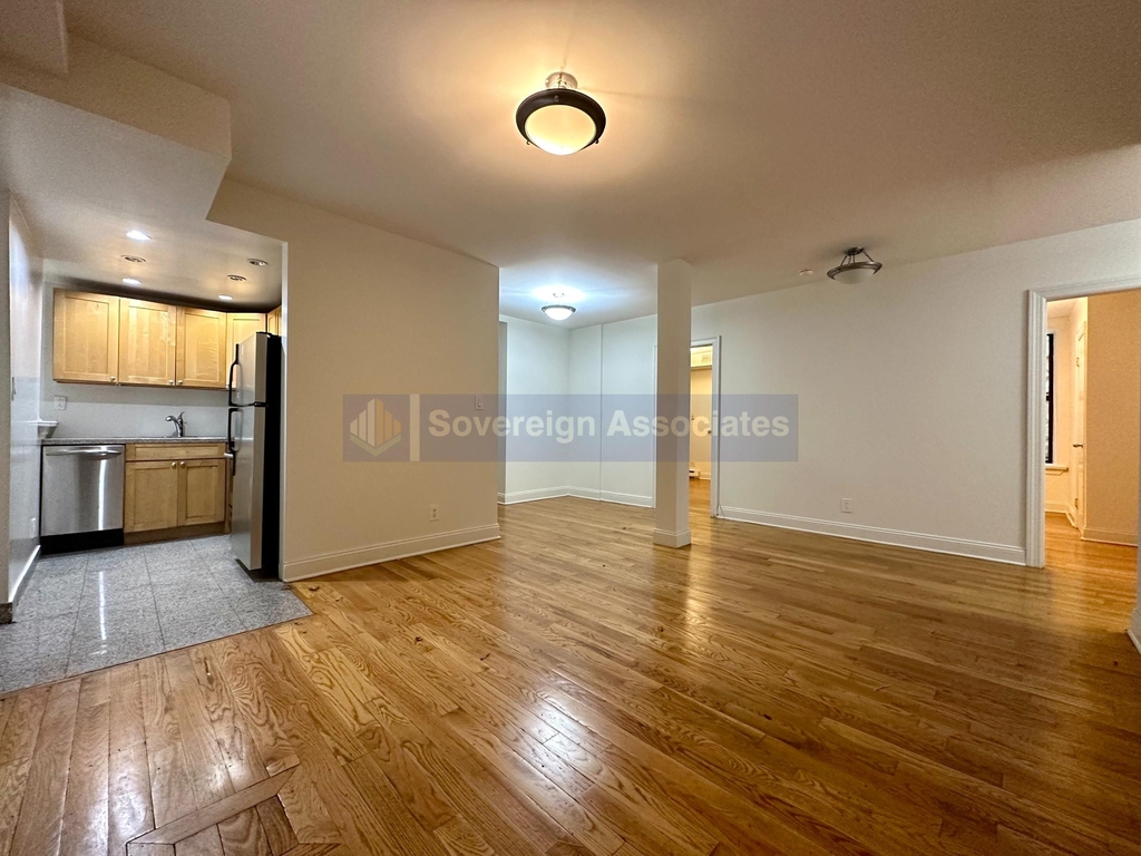 615 Fort Washington Avenue - Photo 1