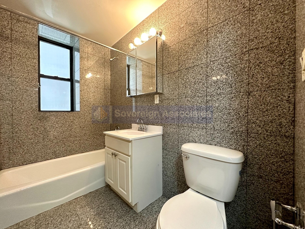 615 Fort Washington Avenue - Photo 4