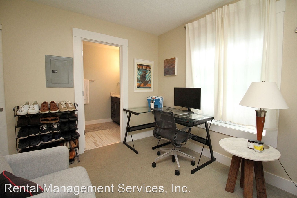 223 Ne Ivy Street #c - Photo 16