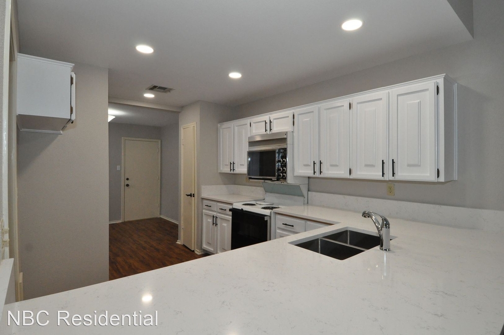 3700 Steck Ave - Photo 6