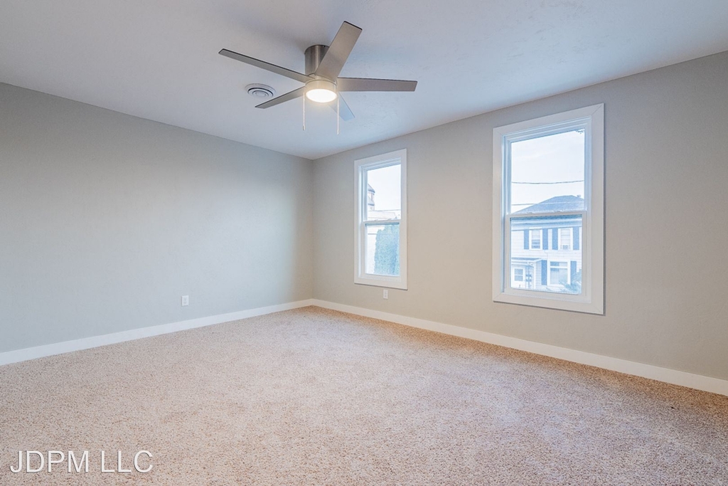 524 Merritt Avenue - Photo 20