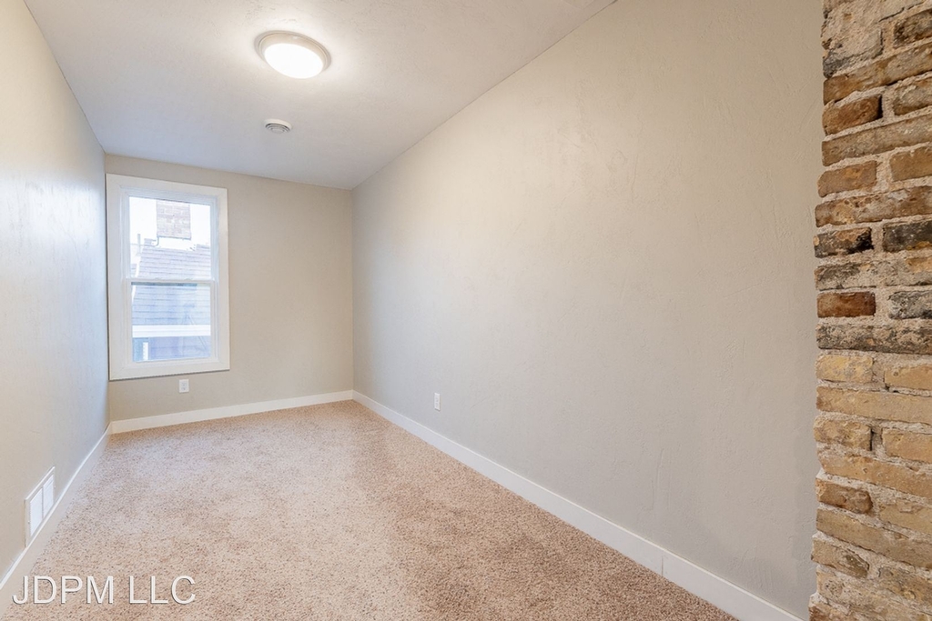 524 Merritt Avenue - Photo 16