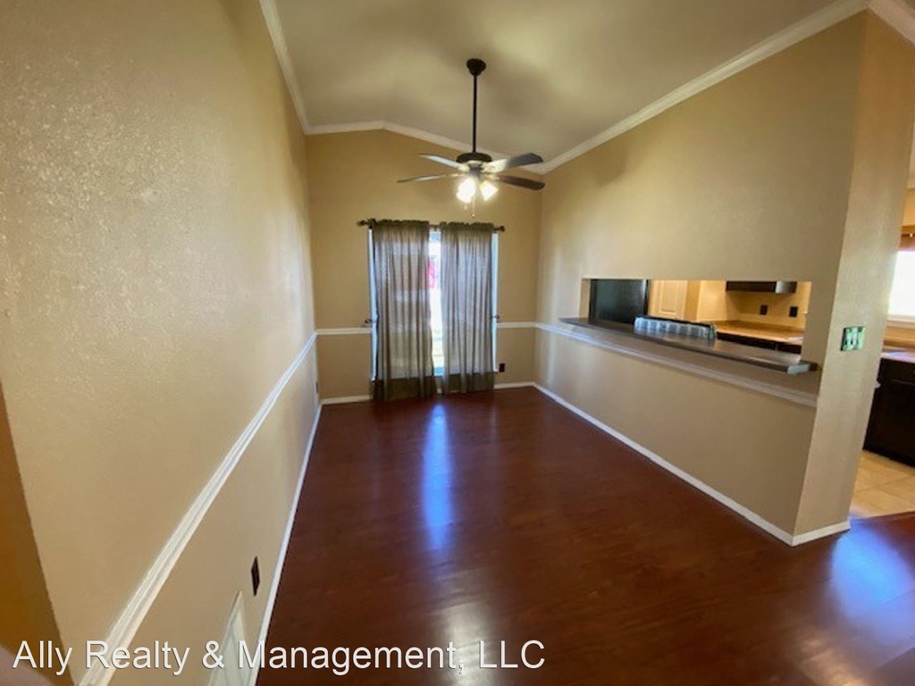 4571 Guadalajara Dr - Photo 2