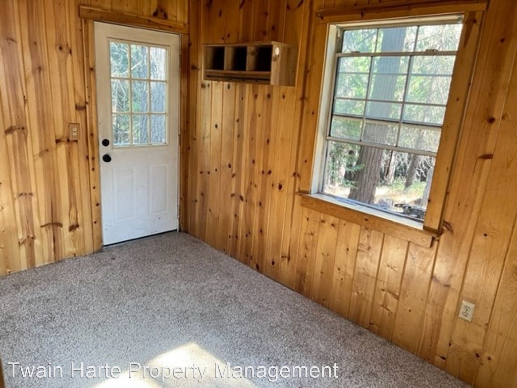 22997 N. Tuolumne Rd. - Photo 8