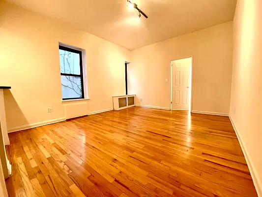 410 East 89th Street - Photo 5