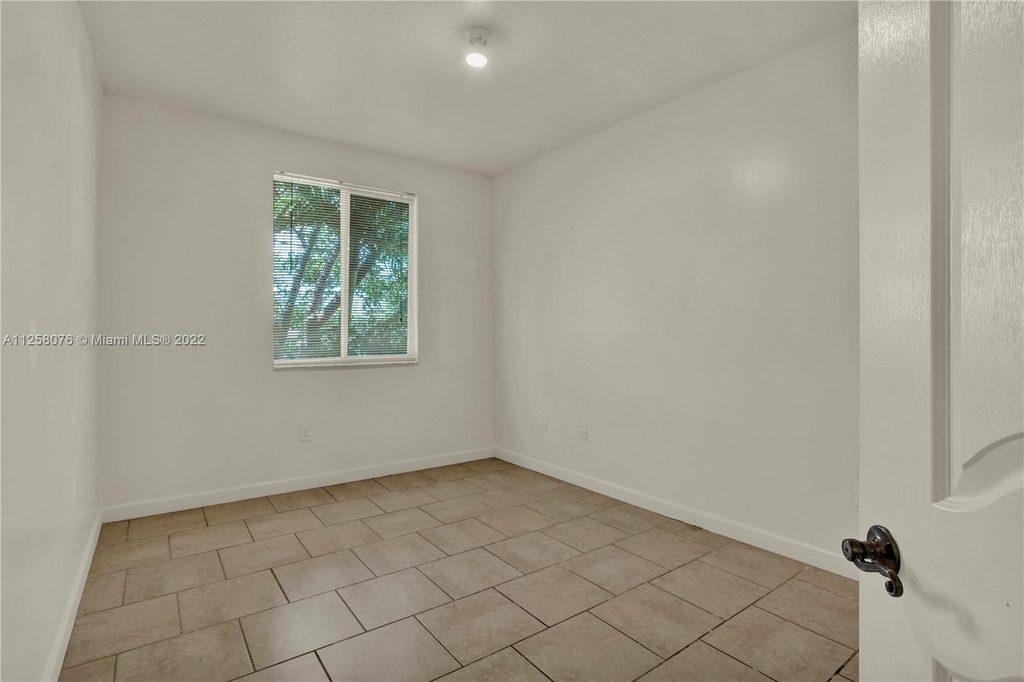 11233 Sw 231st Ln - Photo 9