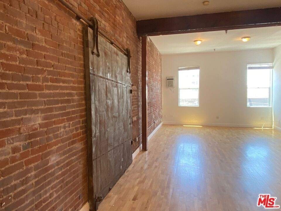 726 S Santa Fe Ave - Photo 2