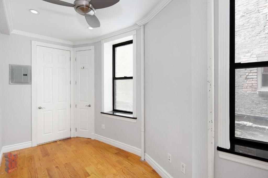 East 35th Street, Unit 2 - Photo 3