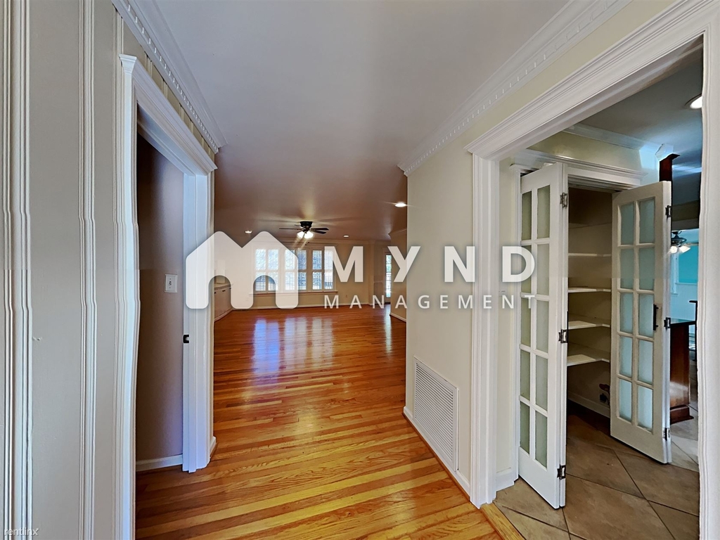 3412 Leonard St - Photo 3