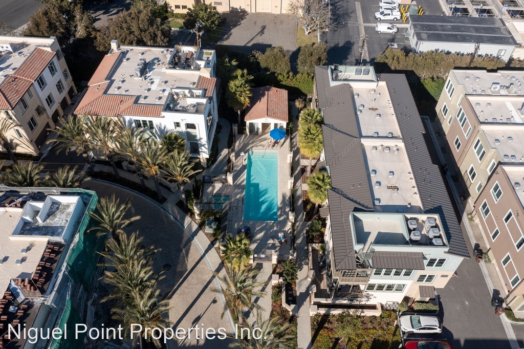 319 Doheny Way - Photo 4