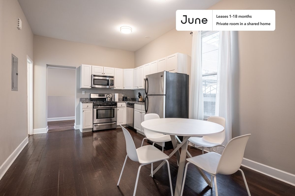 1847 W Armitage Avenue - Photo 1