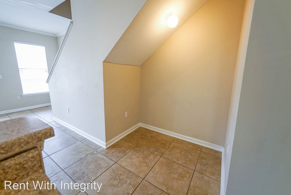 2400 Fred Smith Road Unit 204 - Photo 5