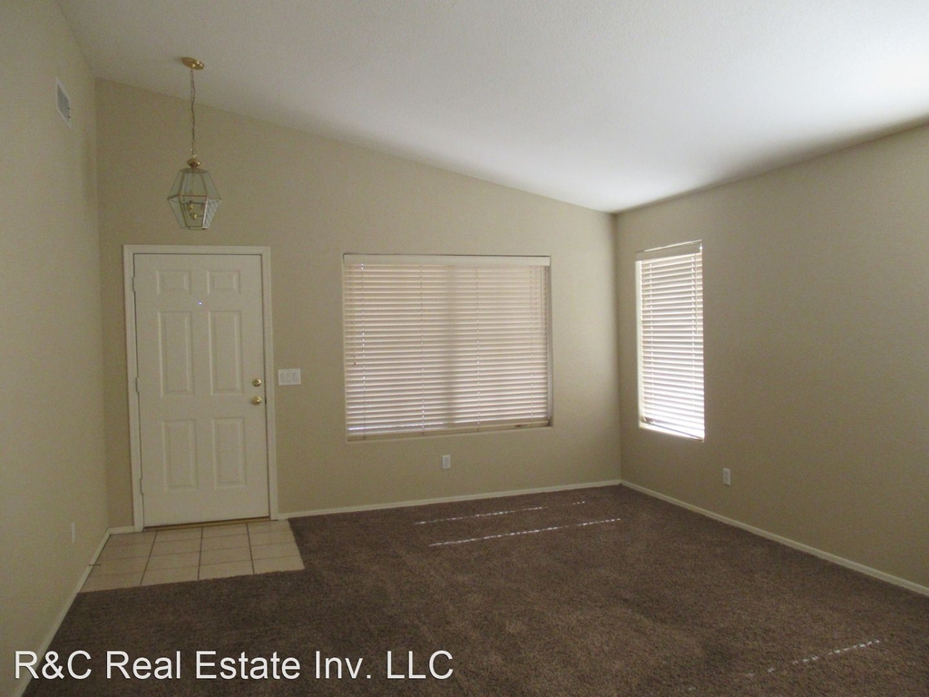 862 W. Windhaven Ave. - Photo 1