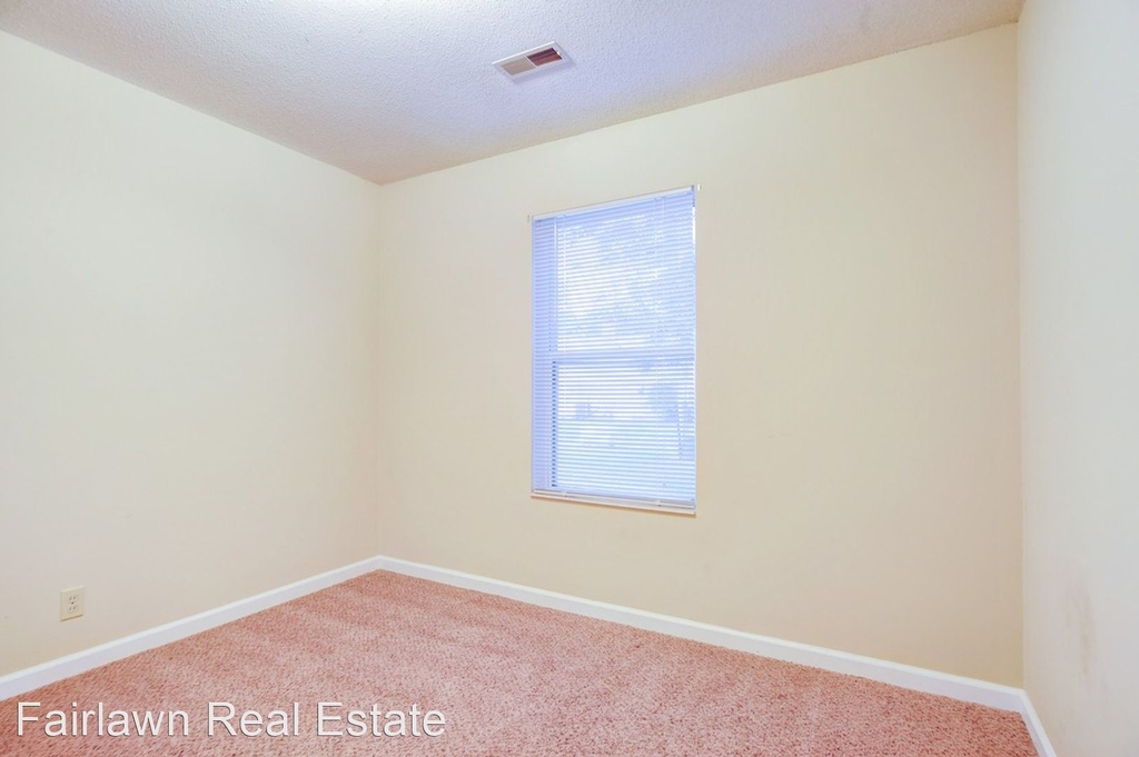 300 E. Fairlawn - Photo 4