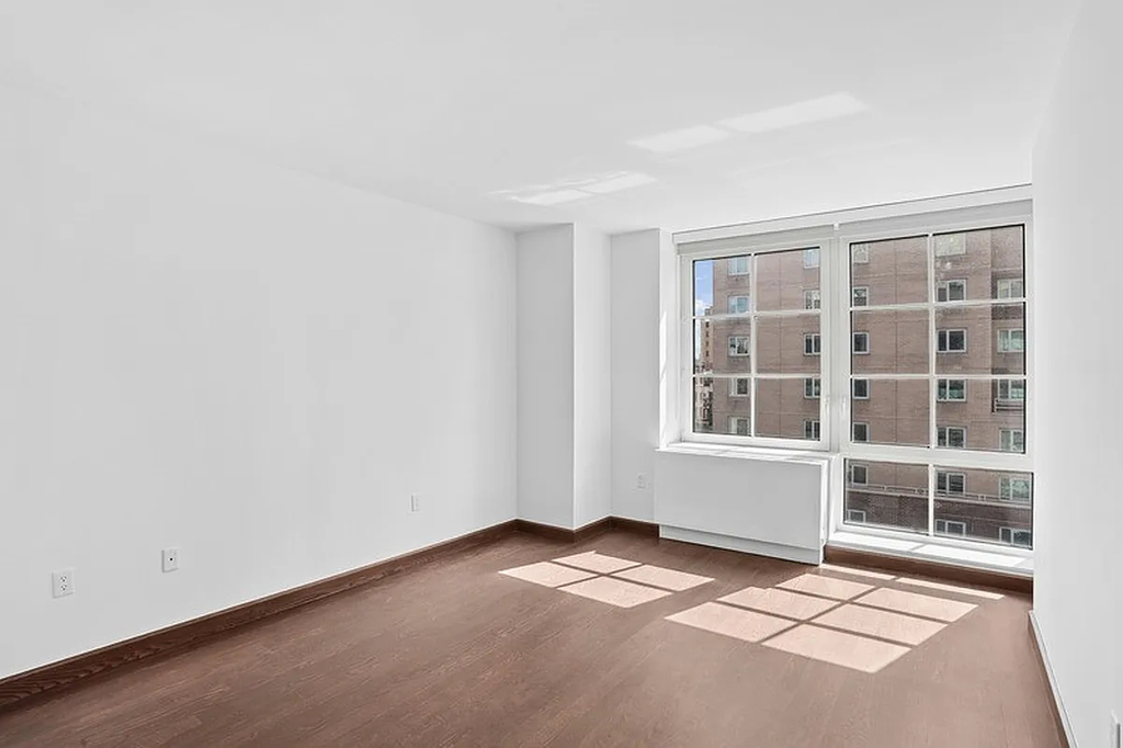 138 East 12th Street - Photo 12