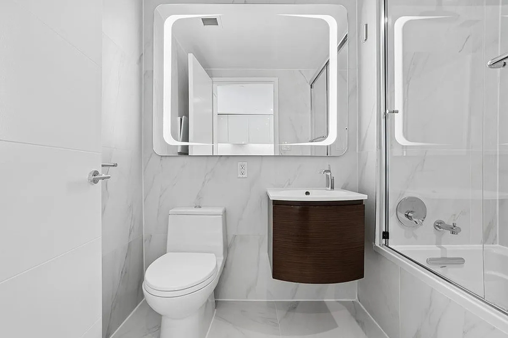 138 East 12th Street - Photo 7
