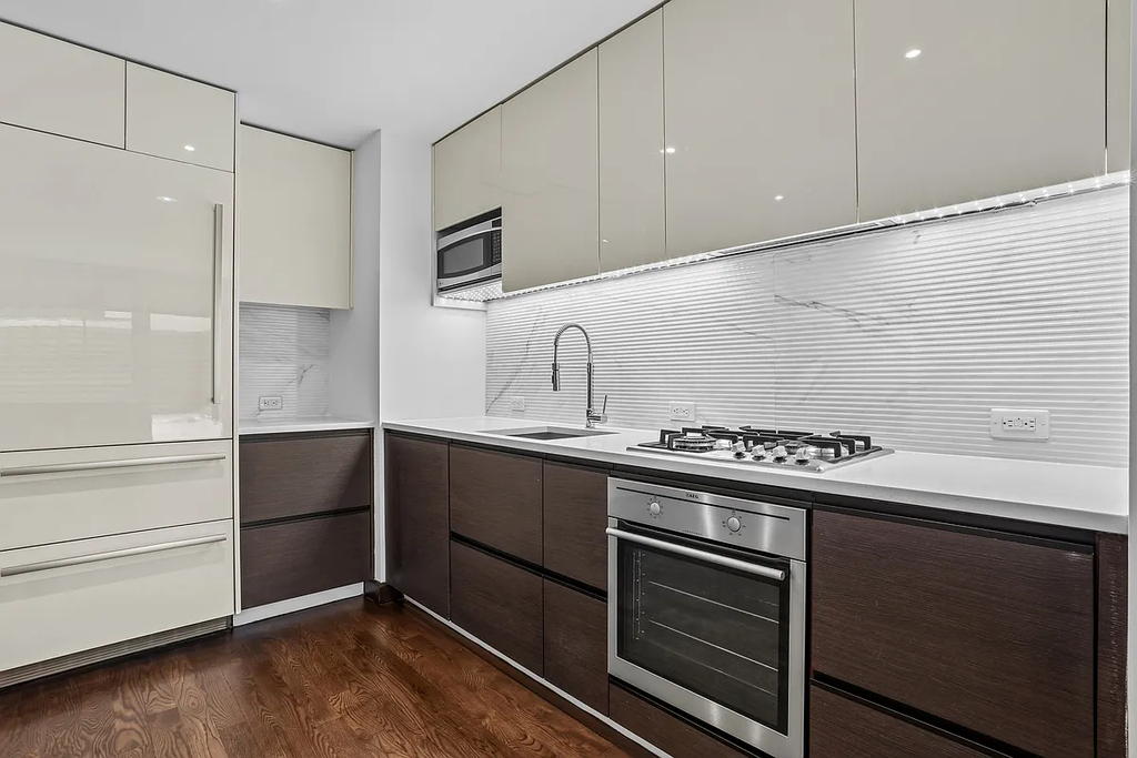138 East 12th Street - Photo 0