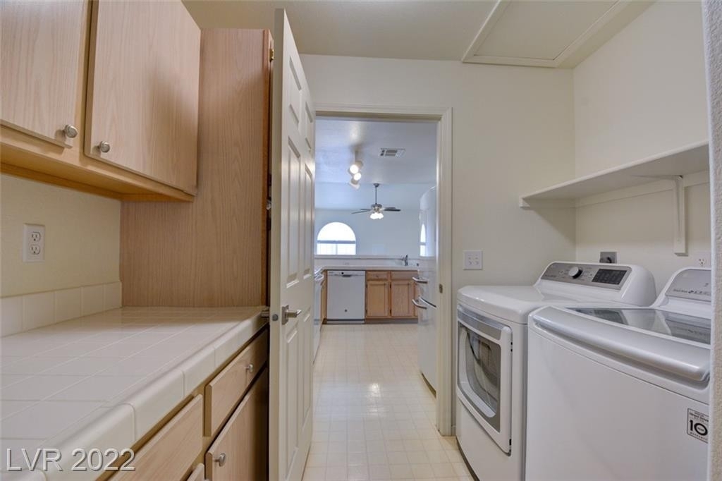 7061 Roscoe Avenue - Photo 13