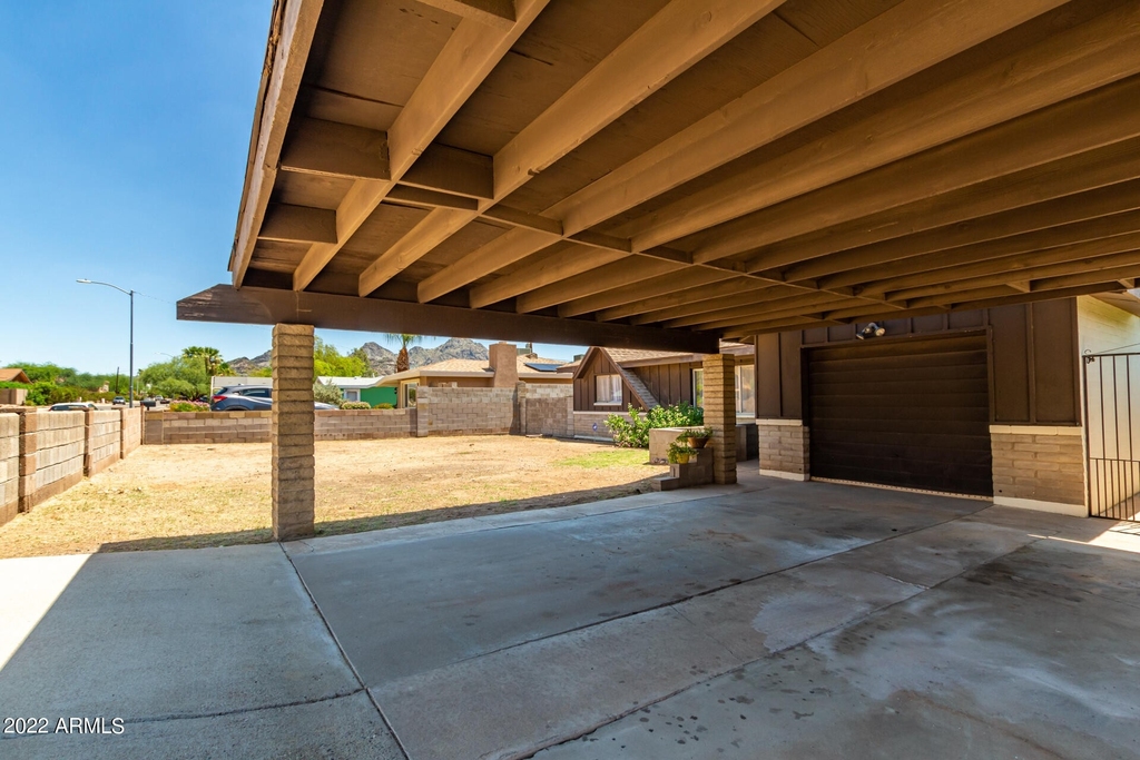 1407 E El Camino Drive - Photo 2