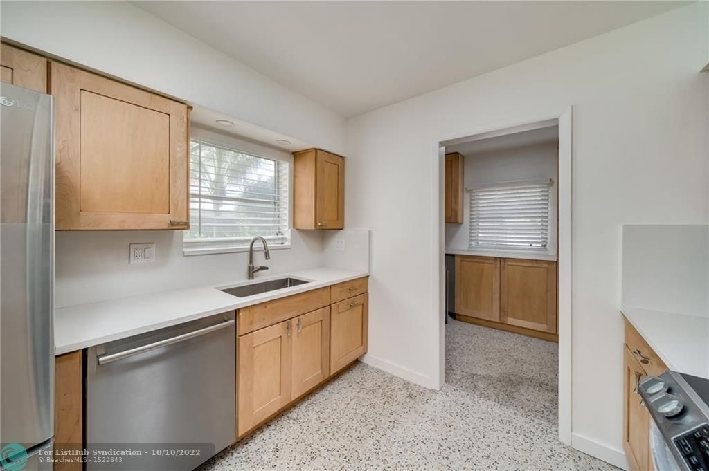 2110 Ne 52nd Ct - Photo 13