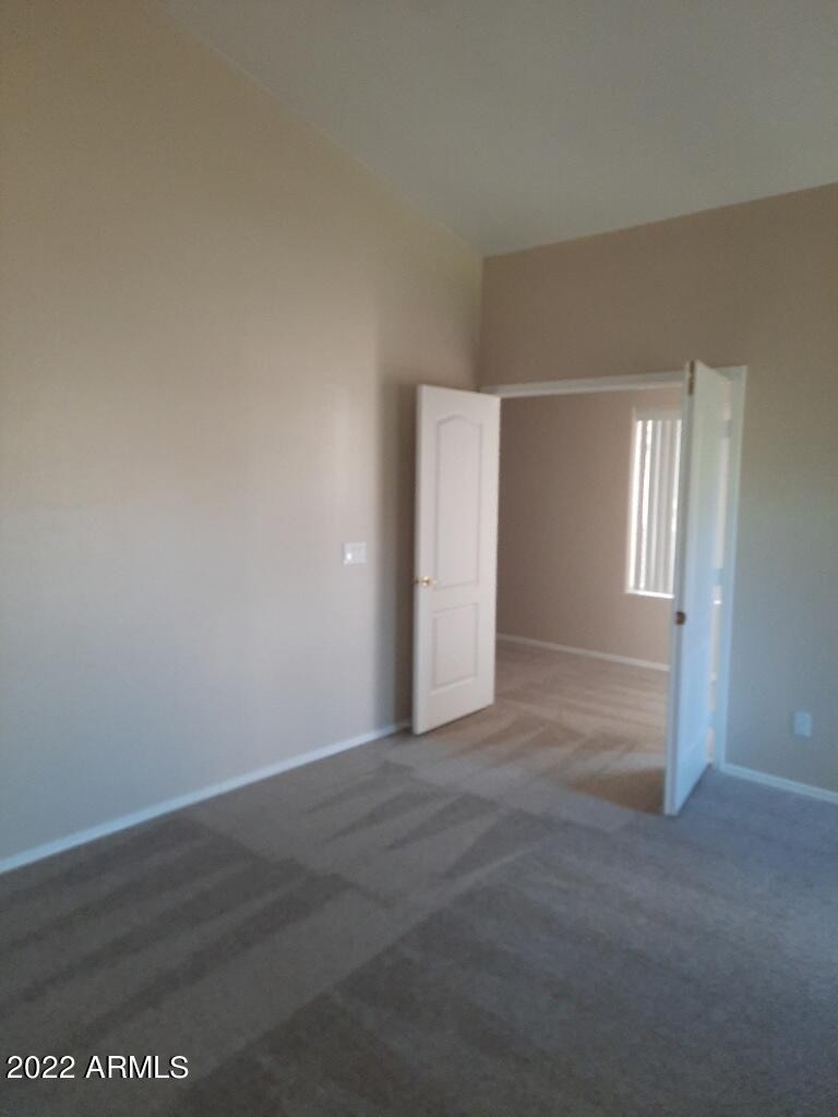 13128 W Cambridge Avenue - Photo 12