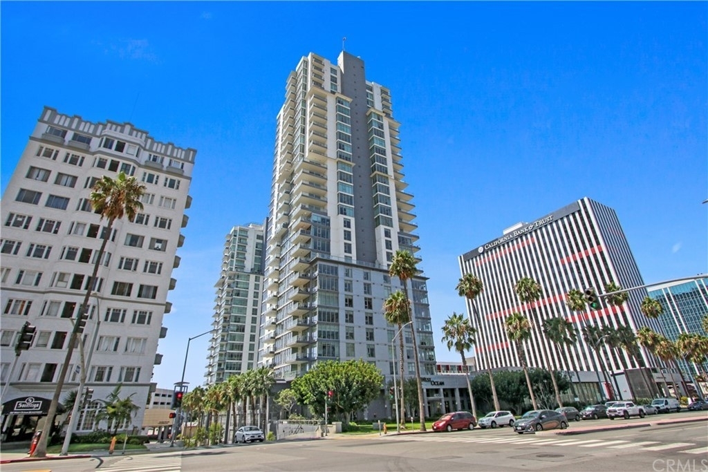 400 W Ocean Boulevard - Photo 0