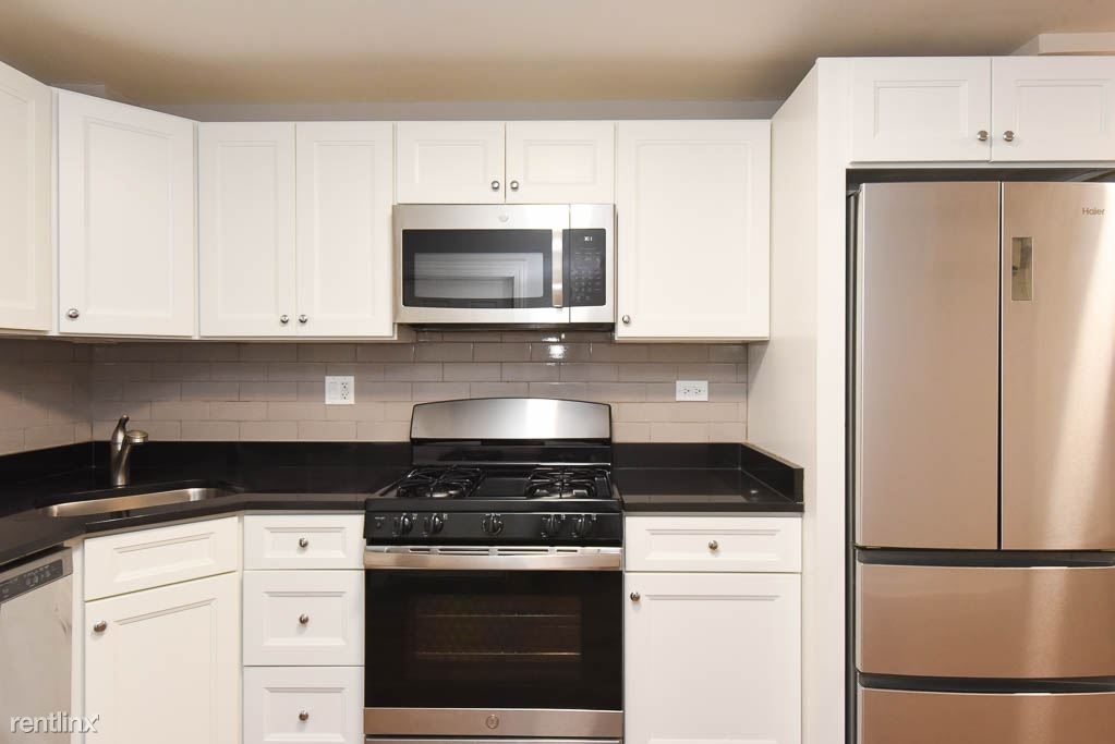 5738 N. Winthrop, Unit 011 - Photo 2