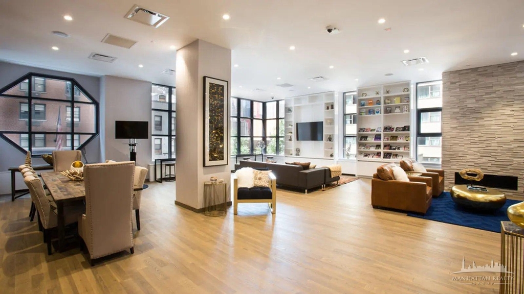 W 48th St - Photo 4
