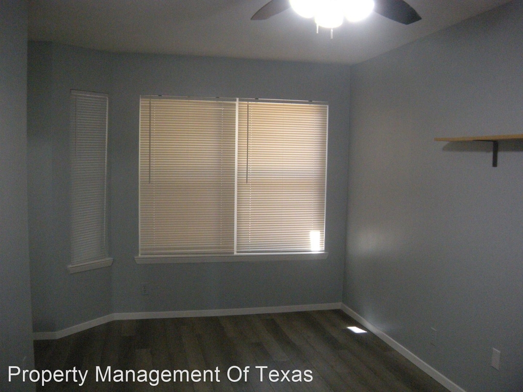 3400 Speedway Unit 106 - Photo 10